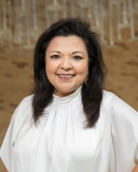 <strong>Linda Rodriguez</strong><br>
1st VP Membership