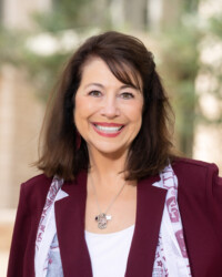 <strong>Denise Kelly</strong><br>Aggie Mom Camp Counselor Lead